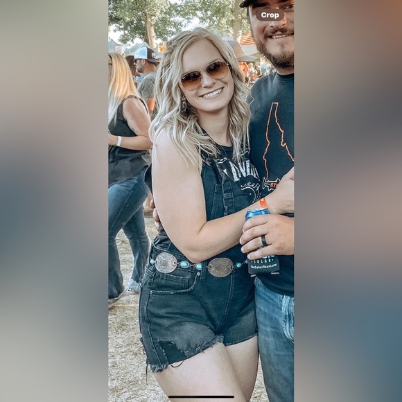 Distressed Overall Shorts - Picture 4 of 4